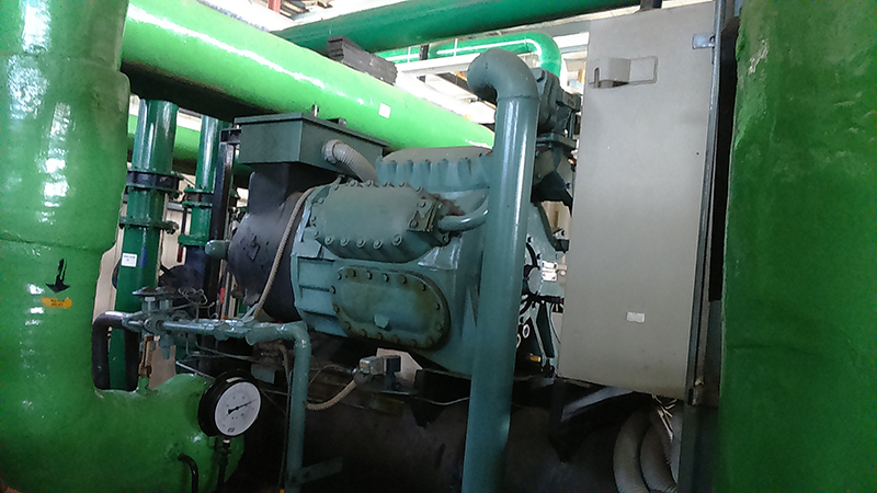 Piston compressors